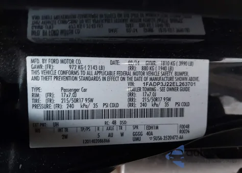 2014 Ford Focus Titanium z USA, uszkodzony, nr VIN 1FADP3J22EL263701